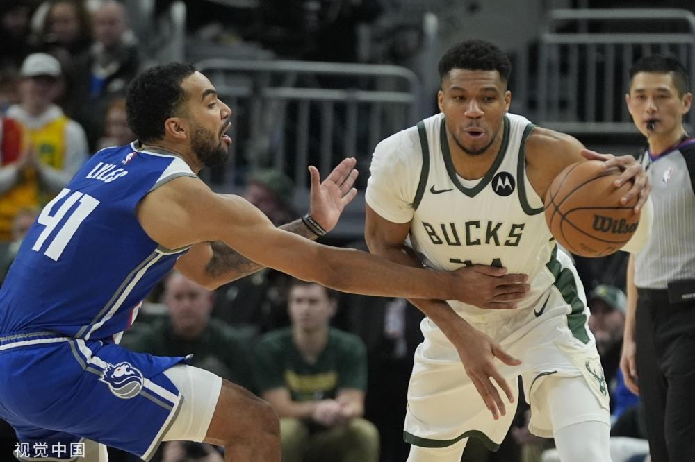 成了鲜明对 成了鲜明对