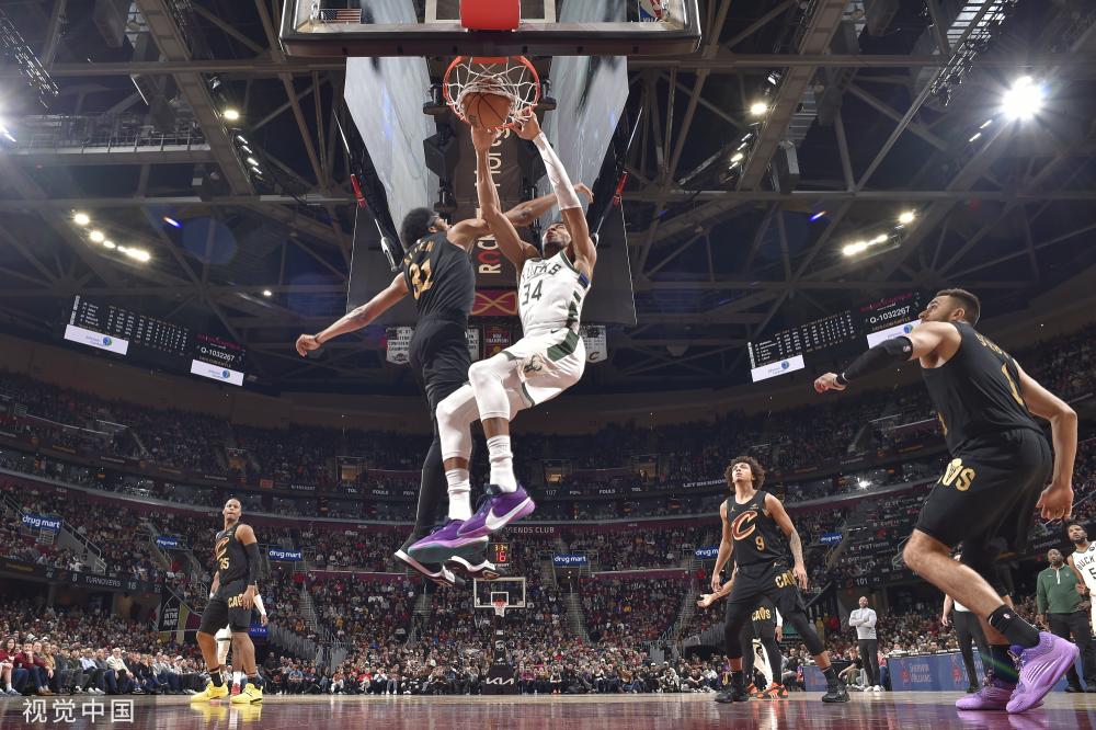 的游客和球 的游客和球