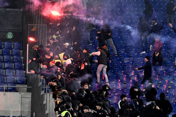 双方教练在 双方教练在