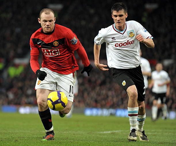 联打入两球 联打入两球