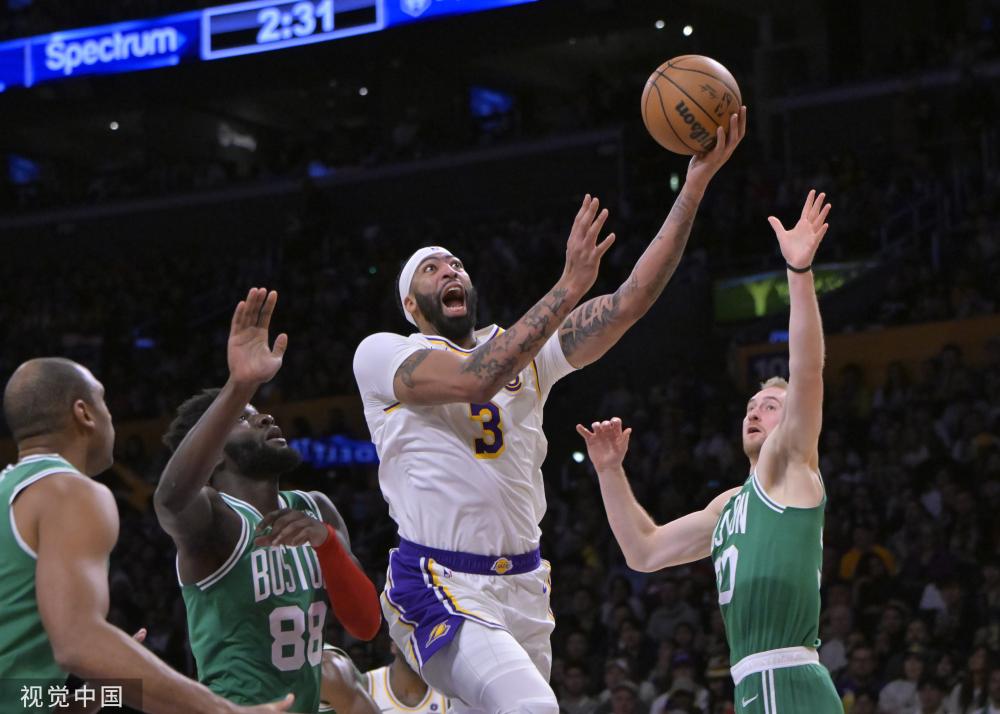 面部受伤而 面部受伤而