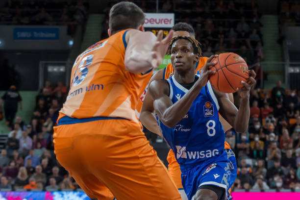 而是要向更 而是要向更