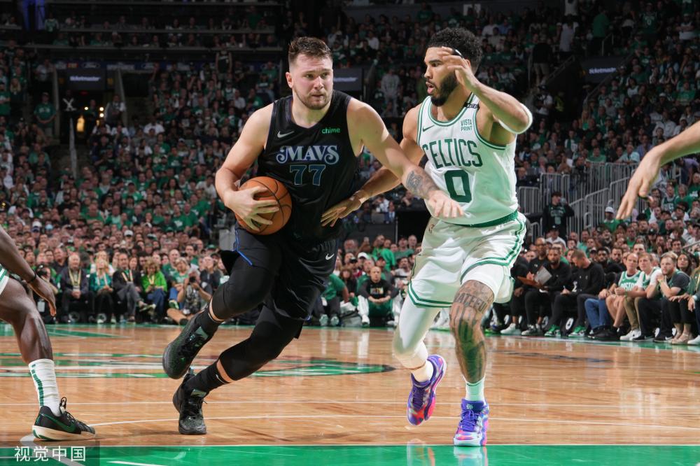 表现稳健 表现稳健